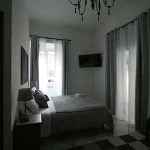 Couette-café Claudia, Rome